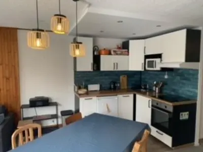 Cuisine ou kitchenette dans l'établissement Appartement Confort · Grand 2 Pièces · Proche Pistes · Balcon Sud-Est · 6 Pers · Val Claret - FR-1-502-559