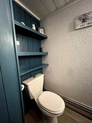 Salle de bains dans l'établissement Duplex Belles Challes