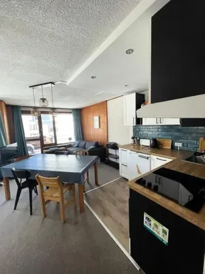 Cuisine ou kitchenette dans l'établissement Résidence Moutieres B1 - Appartement spacieux · Proche des pistes · Balcon MAE-3591