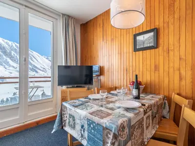 Télévision ou salle de divertissement dans l'établissement Studio résidence Le Lac - Le lac by Interhome