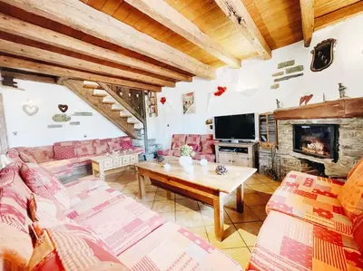 Télévision ou salle de divertissement dans l'établissement Spacieux Chalet 19pers, Piscine, Jacuzzi, Sauna & Salle de Jeux