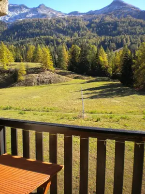 Vue générale sur la montagne ou vue sur la montagne depuis l'appartement