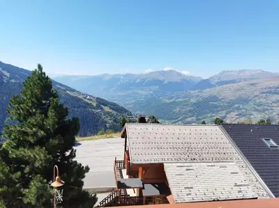 Vue générale sur la montagne ou vue sur la montagne depuis l'appartement