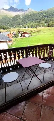 Vue générale sur la montagne ou vue sur la montagne depuis l'appartement