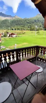 Vue générale sur la montagne ou vue sur la montagne depuis l'appartement