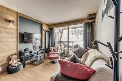 Coin salon dans l'établissement Résidence Phoenix - 2 pièces cabine 4 personnes 4 MAE-8371