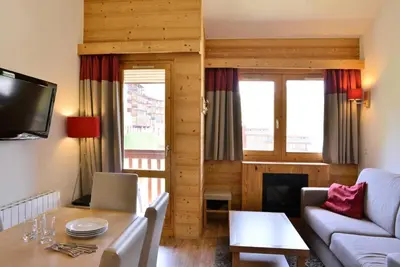 Télévision ou salle de divertissement dans l'établissement Résidence Le Centaure - Bel appartement pour 6 personnes · Ski aux pieds · Vue sur les pistes MAE-0531