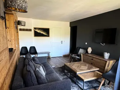 Coin salon dans l'établissement Résidence Le Centaure - Beau 4 pièces chaleureux · Ski aux pieds · Exposition sud ouest MAE-0591