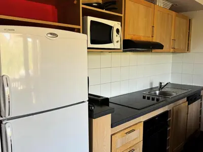 Cuisine ou kitchenette dans l'établissement Résidence Le Centaure - 3 pièces confortable · Résidence avec accès direct aux pistes · Exposition sud ouest MAE-0661