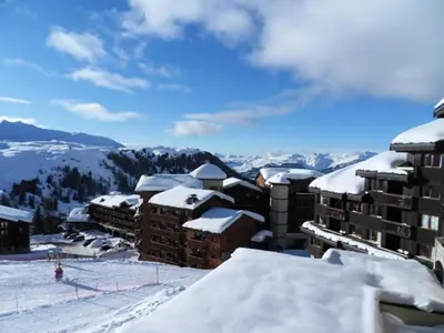 Vue générale sur la montagne ou vue sur la montagne depuis l'appartement