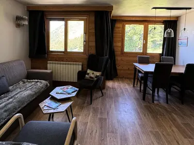 Coin salon dans l'établissement Résidence Le Centaure - Beau 2 pièces rénové · Ski aux pieds · Sur le haut de Belle Plagne MAE-0711