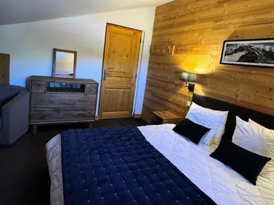 Un ou plusieurs lits dans un hébergement de l'établissement Résidence Le Centaure - Beau 2 pièces rénové · Ski aux pieds · Sur le haut de Belle Plagne MAE-0711