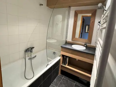 Salle de bains dans l'établissement Résidence Le Centaure - Studio fonctionnel avec balcon terrasse · Exposition sud ouest MAE-0721