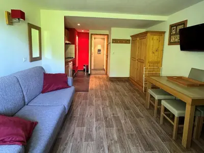 Coin salon dans l'établissement Résidence Le Centaure - Studio fonctionnel pour 2 personnes · Ski aux pieds · Vue sur les pistes MAE-0731