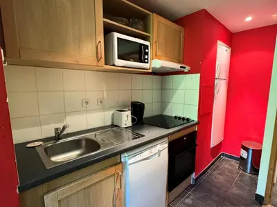 Cuisine ou kitchenette dans l'établissement Résidence Le Centaure - Studio fonctionnel pour 2 personnes · Ski aux pieds · Vue sur les pistes MAE-0731
