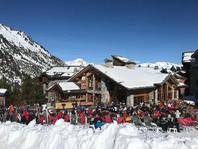 Clients de l'établissement Le Grand Ours - Ski in ski out 4 bed chalet, Arc 1950