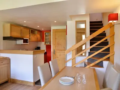Cuisine ou kitchenette dans l'établissement Appartement duplex 6 pers · Ski aux pieds · Piscine chauffée · Animaux admis - FR-1-181-2805