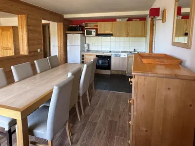 Cuisine ou kitchenette dans l'établissement Grand 5 pièces pour 10 pers. avec cheminée et animaux admis - FR-1-181-2806