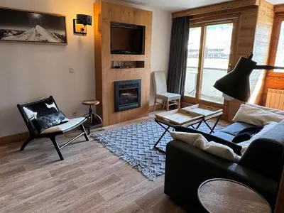 Télévision ou salle de divertissement dans l'établissement Appartement 3ch · 70m² · Ski aux pieds · Piscine · Animaux admis - FR-1-181-2816