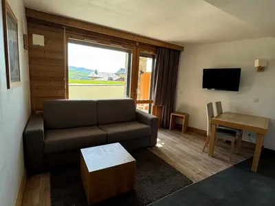 Télévision ou salle de divertissement dans l'établissement Studio fonctionnel avec balcon sud-ouest, animaux admis - FR-1-181-2825