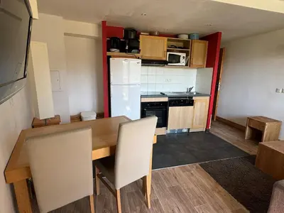 Cuisine ou kitchenette dans l'établissement Studio fonctionnel avec balcon sud-ouest, animaux admis - FR-1-181-2825