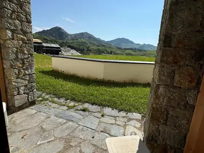 Vue générale sur la montagne ou vue sur la montagne depuis l'appartement