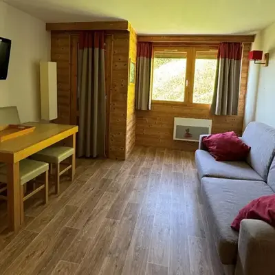 Studio fonctionnel 2 pers · Ski aux pieds · Vue pistes - FR-1-181-2822