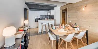 Cuisine ou kitchenette dans l'établissement Résidence Phoenix - 3 pièces cabine 6 personnes 4 MAE-2041