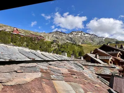 Vue générale sur la montagne ou vue sur la montagne depuis l'appartement