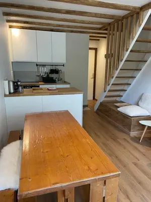 Cuisine ou kitchenette dans l'établissement T4 Champagny, terrasse au calme