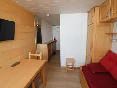 Télévision ou salle de divertissement dans l'établissement Studio confortable 2 pers, au pied des pistes à Tignes - FR-1-502-560