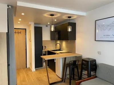 Cuisine ou kitchenette dans l'établissement Studio confortable 4 pers. au pied des pistes avec balcon - FR-1-502-564