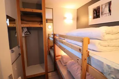 Un ou plusieurs lits superposés dans un hébergement de l'établissement Résidence Hameau Du Borsat 3 - Appartement ski aux pieds·Balcon·Parking MAE-9681