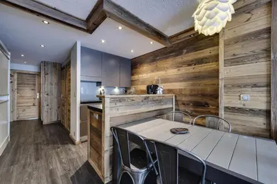Cuisine ou kitchenette dans l'établissement Résidence Pramecou - Appartement rénové · Au pied des pistes · MAE-4421