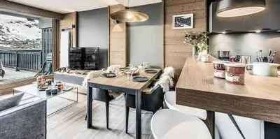 Cuisine ou kitchenette dans l'établissement Résidence Phoenix - 2 pièces cabine 5 personnes 4 MAE-8001
