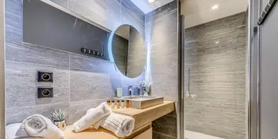 Salle de bains dans l'établissement Résidence Phoenix - 2 pièces cabine 5 personnes 4 MAE-8001