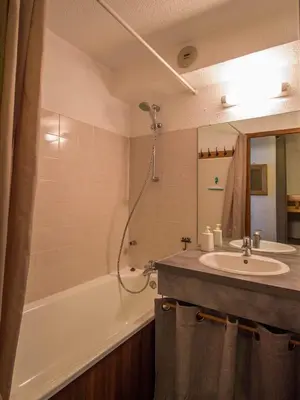 Salle de bains dans l'établissement 34 Grande Ourse Vallandry - Les Arcs - Paradiski