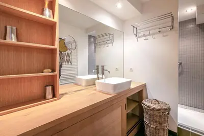 Salle de bains dans l'établissement CRISTALLINES App 6 personnes Val d'Isère Centre, Garage