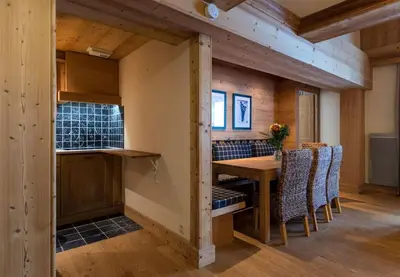 Cuisine ou kitchenette dans l'établissement L'Aquila 34 - 3-bedroom ski-in ski-out apartment