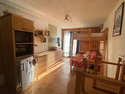 Cuisine ou kitchenette dans l'établissement Studio Aussois chaleureux