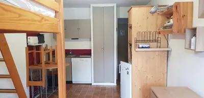 Cuisine ou kitchenette dans l'établissement Studio Aussois chaleureux