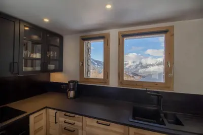 Vue générale sur la montagne ou vue sur la montagne depuis l'appartement