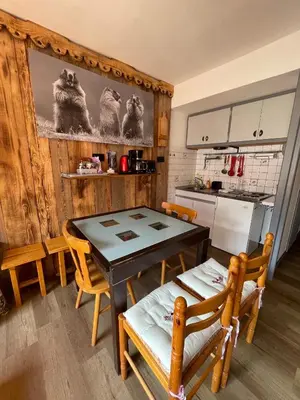 Cuisine ou kitchenette dans l'établissement Appartement 4 à 6 P proche télécabine et centre