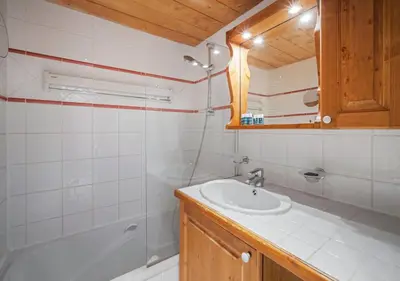 Salle de bains dans l'établissement Appartement Ecrin B112