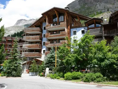 Vue générale sur la montagne ou vue sur la montagne depuis l'appartement