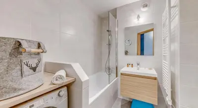 Salle de bains dans l'établissement Résidence Blue Wood - Appartement en chalet 8 personnes 4, séjour enfamille ou entre amis MAE-0701