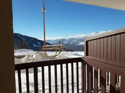 Vue générale sur la montagne ou vue sur la montagne depuis l'appartement