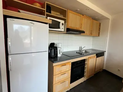Cuisine ou kitchenette dans l'établissement Appartement skis aux pieds, 6 pers, piscine, bien-être, Belle Plagne - FR-1-181-2810
