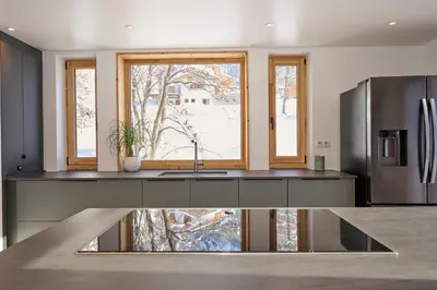 Cuisine ou kitchenette dans l'établissement Chalet les Niverolles PARADISKI