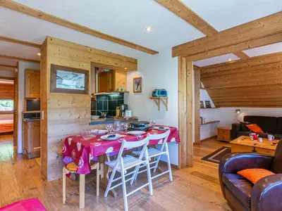 Cuisine ou kitchenette dans l'établissement Charmant appartement avec wifi, skis aux pieds à Val-d'Isère - FR-1-694-361